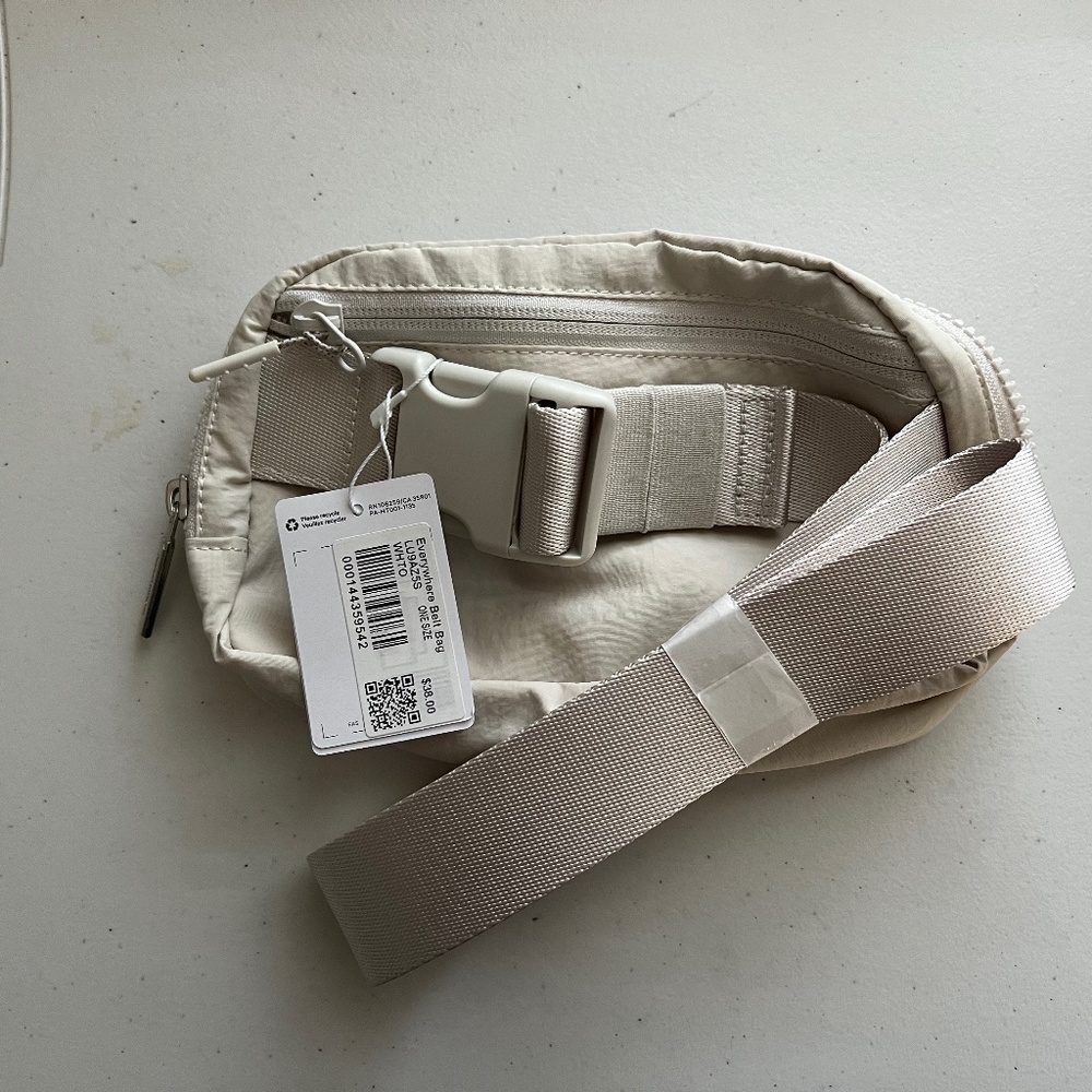 Lululemon Everywhere Belt Bag White Opal NWT - Picture 10 of 16